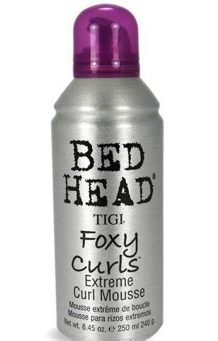 Tigi Bed Head Foxy Curls Extreme Curl Mousse  250 ml Pěna pro vlnitý účes