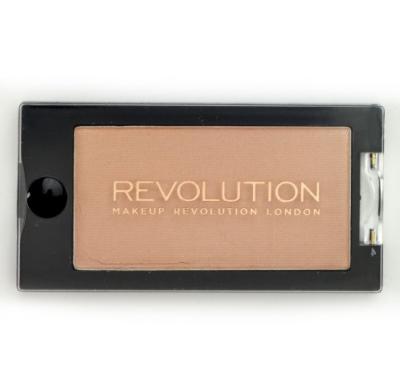 Makeup Revolution Naïve oční stíny  2,3 g